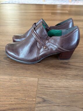 Ros Hommerson ‘Adrian’ women’s brown leather chunky heel slip on bootie 6.5 Wide